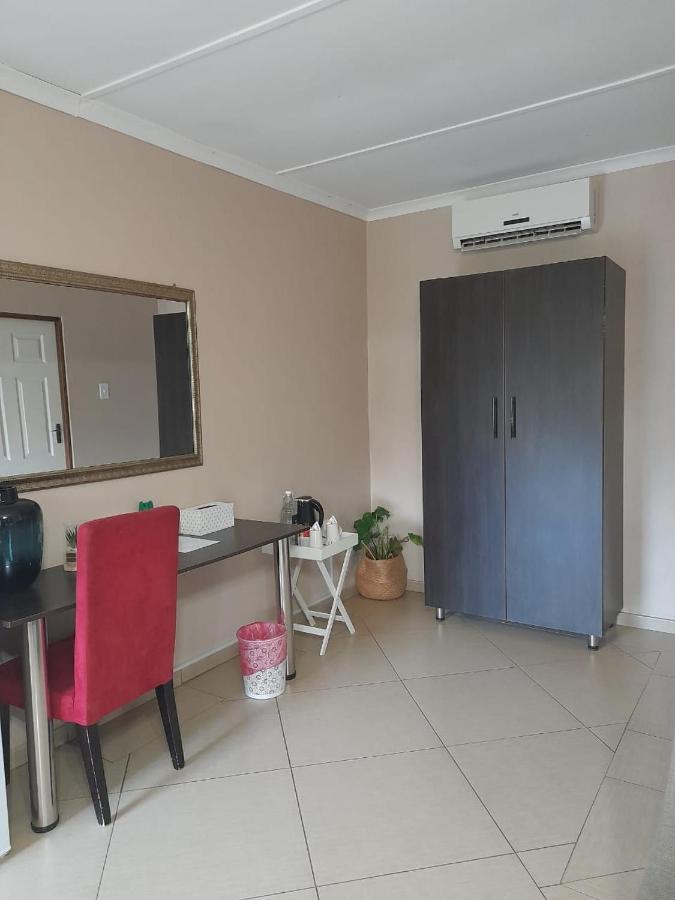 Nongoma Lodge & Inn Cc Экстерьер фото